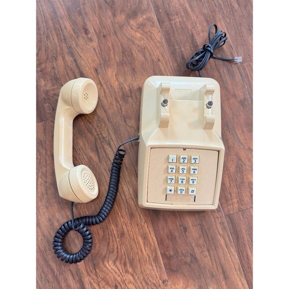 Vintage ITT Beige Push-Button Landline Phone Coiled Cord PROP Untested RJ11C 70s - Picture 8 of 9